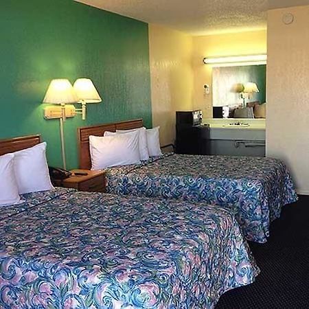 Super 7 Inn-Siloam Springs Экстерьер фото