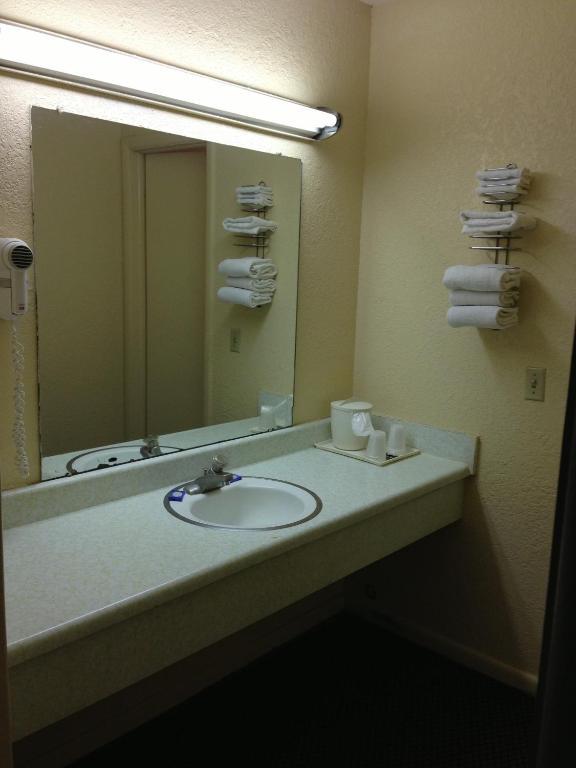 Super 7 Inn-Siloam Springs Номер фото